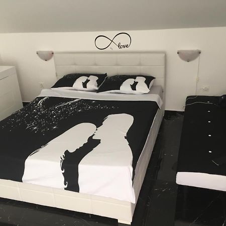 קרלובג Sunshine Apartments מראה חיצוני תמונה