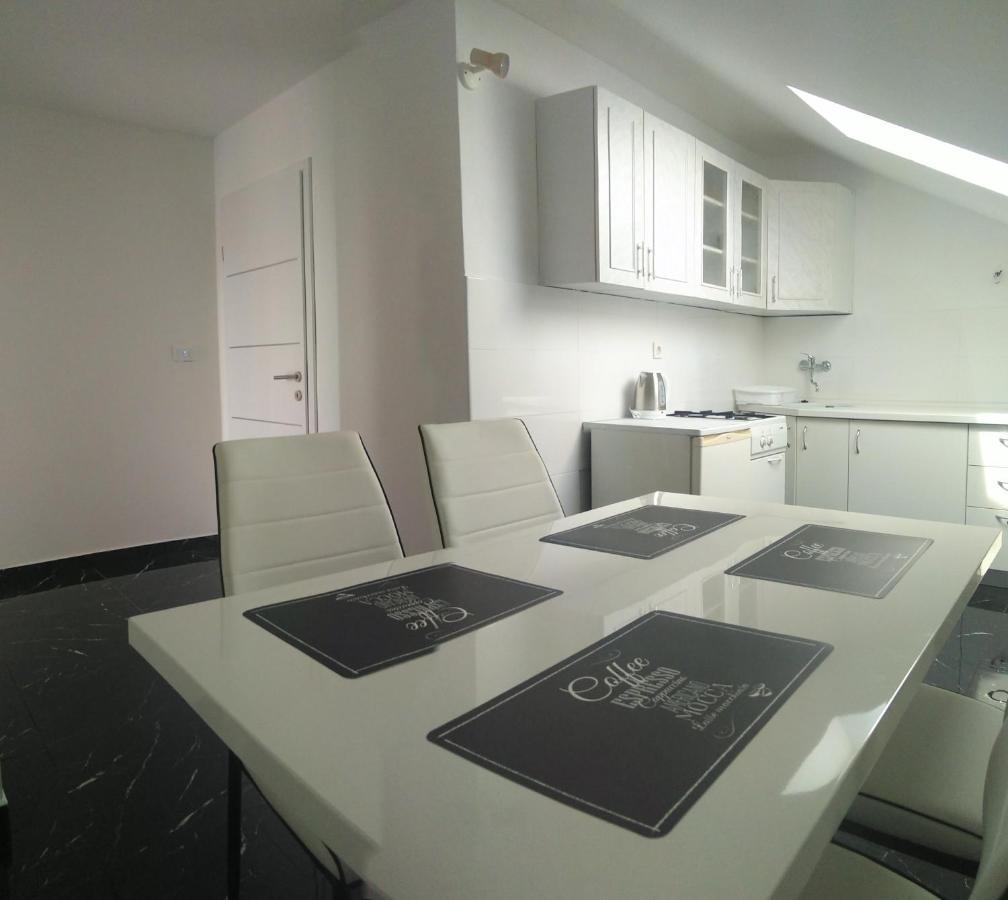 קרלובג Sunshine Apartments מראה חיצוני תמונה