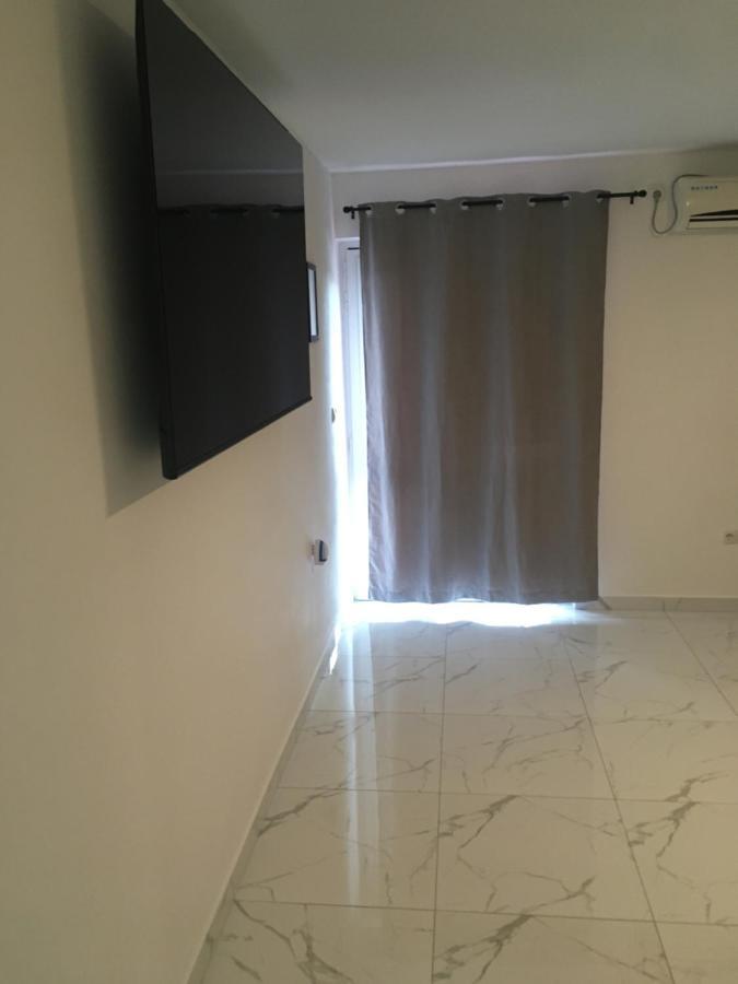 קרלובג Sunshine Apartments מראה חיצוני תמונה